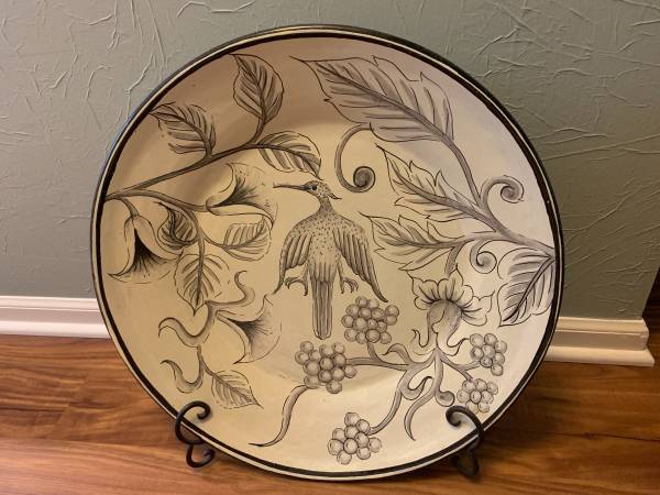 19" Round Heavy Hand Painted Mexican Decorative Wall/Stand Platter 1
