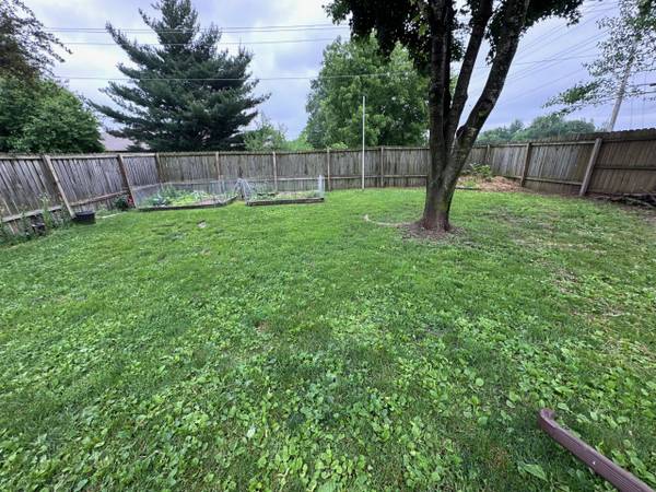 $188,900 / 2br - 977ft2 - Charming 2-Bedroom Home on a Corner Lot (Clintonville)63838112949251123