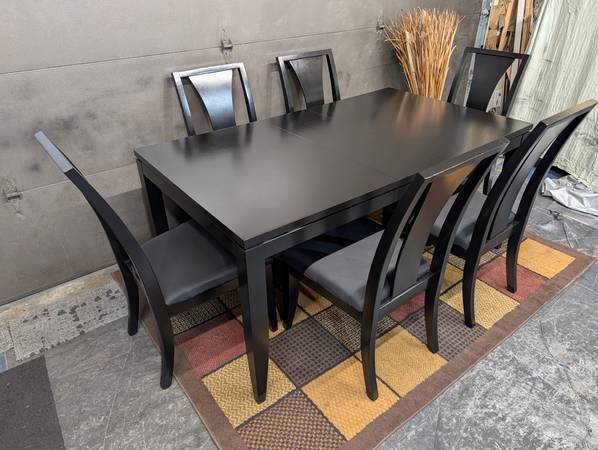 Dining Kitchen Table 6 Chairs, Leaf, Very Sturdy! Excellent Condition! 1