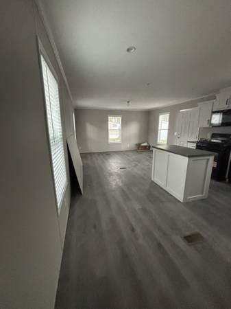 $79,900 / 2br - 832ft2 - Beautiful 2 Bedroom Home with Open Floor Plan and Modern Comforts (Kalamazoo)64151606670978121