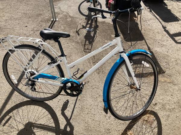 Jamis Commuter 1 Bicycle 1