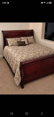 Queen Size Cherry Sleigh Bed 1