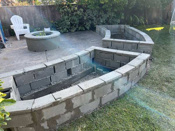 Stucco on block garden wall 1