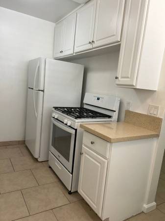 $2,300 / 3br - 622 N. Third St. #D (Lompoc)63663871327619122