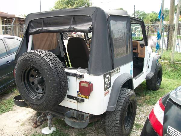 1994 jeep wrangler manual 4x4 - $4,950 (HOUSTON TX)63622258351617123