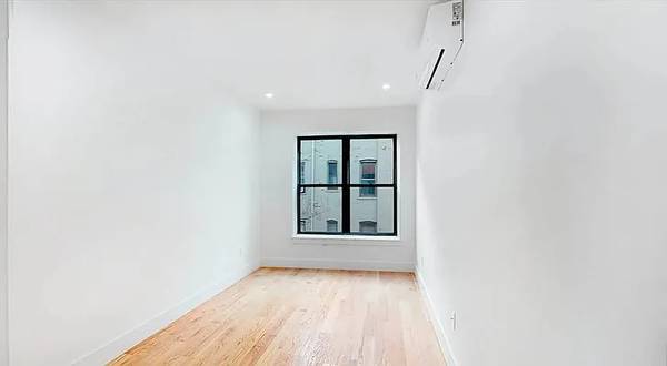 $2,800 / 2br - 800ft2 - AMAZING OFFER!SUNNY 2 BED!IN UNIT LAUNDRY!RENOVATED,CLOSET SPACE! (Flatbush)63816602534017124