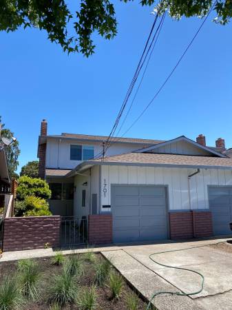 1 1/2 Bath- Duplex 1