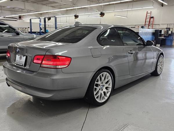 2009 BMW 3 Series 328i xDrive - $10,999 (#1 Pre-owned Selection)63474953410817124