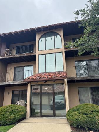 $2,100 / 2br - 982ft2 - Two bedrooms, 2 baths, 1 car garage, 2nd floor $2,100 (Lombard)63844193566593120