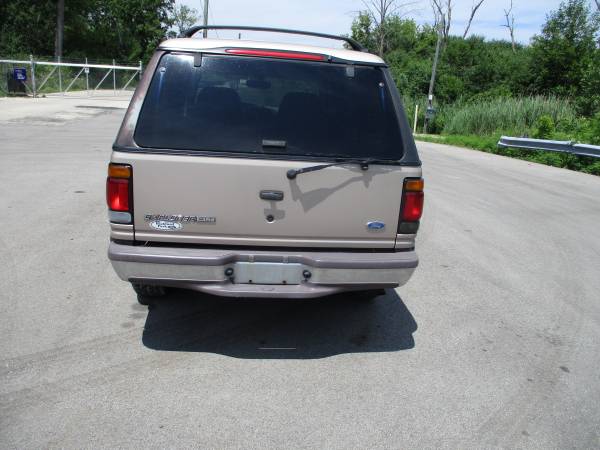 1997 FORD EXPORER - $1,800 (Highland Park)63616827052289123