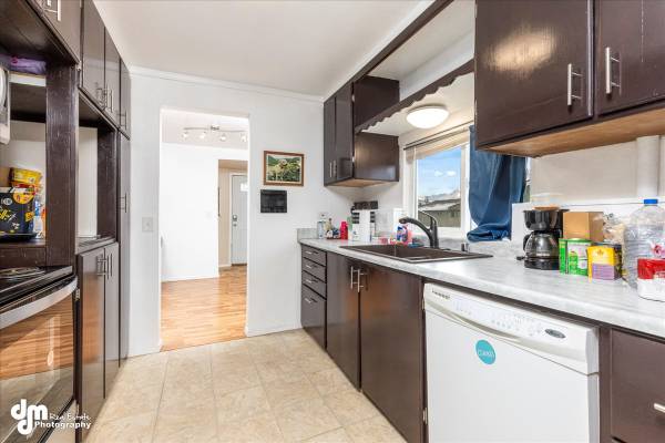 $320,000 / 4br - 1640ft2 - ANCHORAGE DUPLEX! (428 N. Bunn Street) (Anchorage)63991794318979124