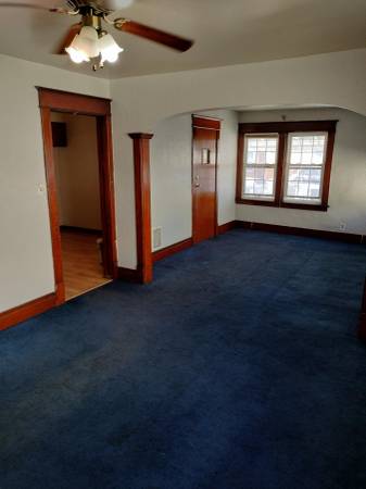 $900 / 2br - 900ft2 - Apartment for Rent-111 Weyand Upper (Buffalo)63925203254787122