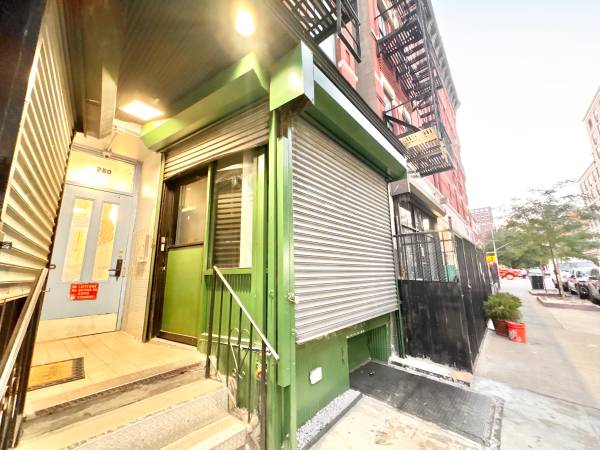 UPSCALE RETAIL STORE FOR LEASE UPSIDE POTENTIAL HIGH VISIBILITY
$4,000
                        Harlem / Morningside UPSCALE RETAIL STORE FOR LEASE UPSIDE POTENTIAL HIGH VISIBILITY
$4,000
                        Harlem / Morningside