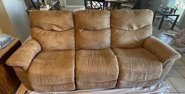 Lazy Boy Sofa recliner 1