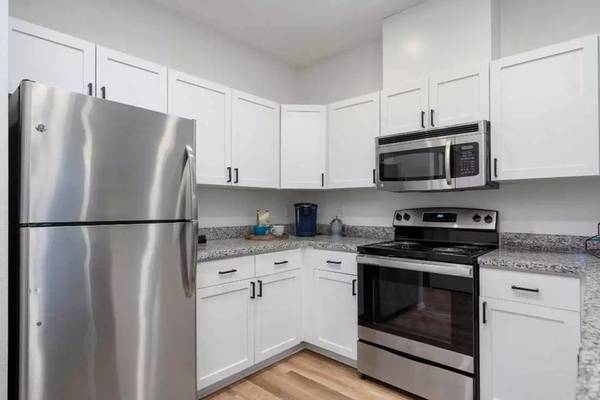 $1,747 / 628ft2 - Pets are welcome! Studio. Call for a tour! (Silverdale)63799881998337121