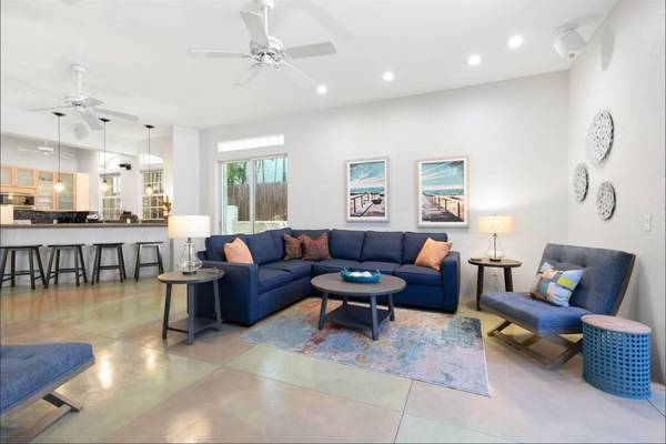 $135 / 3br - 1786ft2 - A contemporary island gem that was formerly used as a bottling plant. (723 Catherine St)63923415174787124