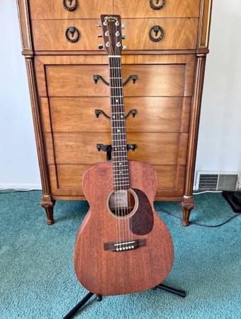 Martin 00-15 guitar 1
