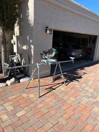 Hitachi C 8FB2 Sliding Compound Mitre Saw w/ Stand 1