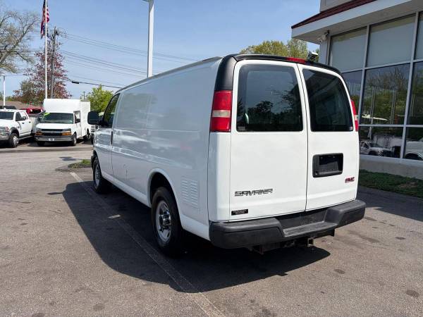 2012 GMC Savana - Photo 10