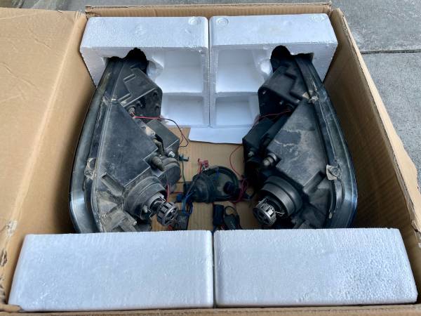 Headlight Assembly Set for Dodge Ram 1500 (2006-2008) and 2500/3500 (2006-2009) 1