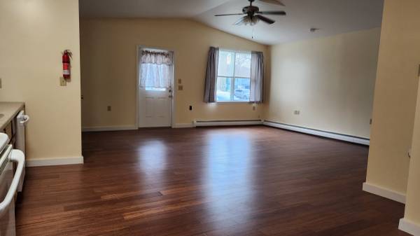 $1,200 / 2br - 725ft2 - 2 BR 1st FL recently remodeled (North Troy)63784663110403122