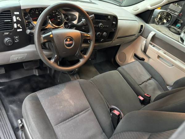2011 GMC Sierra 2500 HD - Photo 12