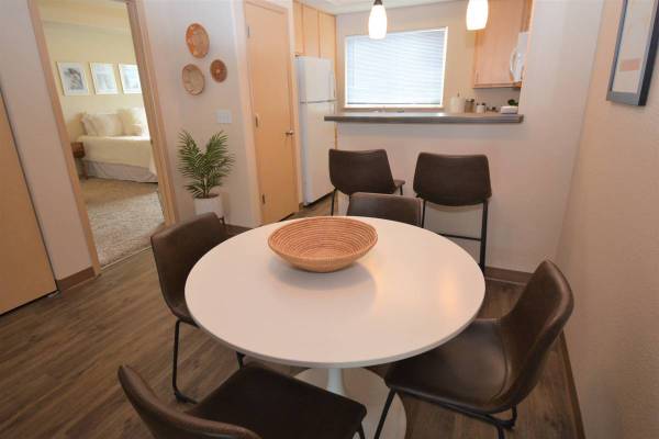 $1,619 / 2br - 1085ft2 - Happiness is thriving in our beautiful community! See us at BROADMOOR! (Pasco)63624250854275122