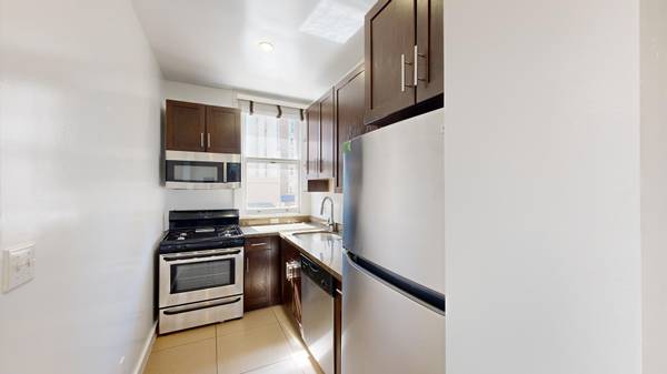 $2,245 / 400ft2 - Estudio encantador con lavadora/secadora en la unidad. Unidad #209 (centro / cívico / Van Ness)63668111649537122
