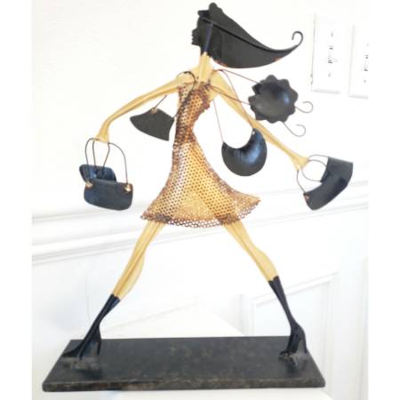 Escultura de decoración artística en metal Mujer de compras - $40 (Auburn)63471460962433121