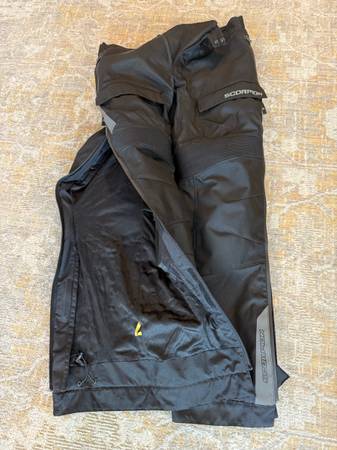 Pantalones impermeables de tela con cremallera completa Scorpion, talla grande para hombre - $50 (Seattle)63471363325059121