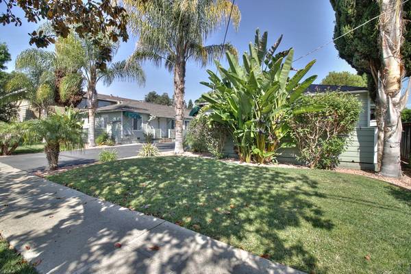 $2,500 / 300ft2 - Charming Studio Available NOW! (menlo park)63682814165121121
