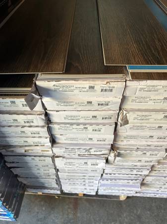 LVP WATERPROOF VINYL FLOORING 1