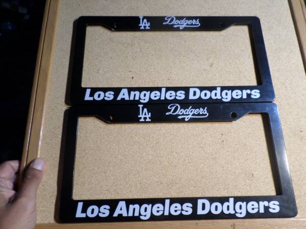 Portaplaca de plastico los angeles dodgers  250 pesos 1