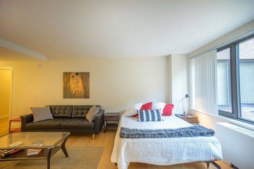 $2,400 / 460ft2 - Estudio luminoso junto a la piscina en Dupont. ¡Visita hoy! (Dupont Circle)63822294439171122
