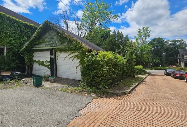 $139,000 / 5br - 2170ft2 - CASH BUYER Needed ASAP - Senior that needs to Sell 5bdrm w/ 2 Kitchens (Wilkinsburg)64013532553346123