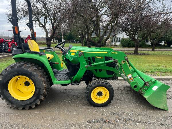 Used John Deere 3038E 4x4 Tractor & loader 36Hp 1184 hours 1