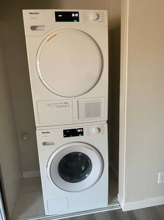 $1,650 / 3br - 1117ft2 - Furnished Room w/ Private Bath - Utilities Included (Walnut Creek)63880133697921124