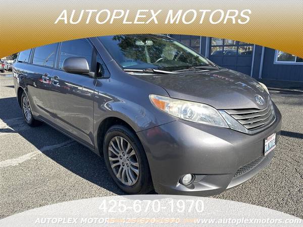 2011 TOYOTA SIENNA XLE 8-PASAJEROS - $8,99563624449575169120