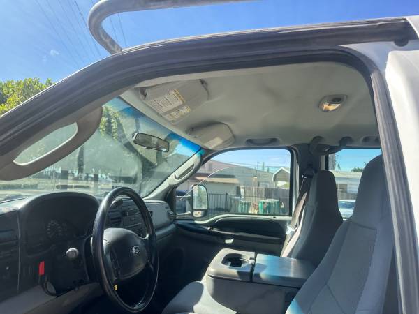 2006 Ford F350 Crew Cab - Photo 12