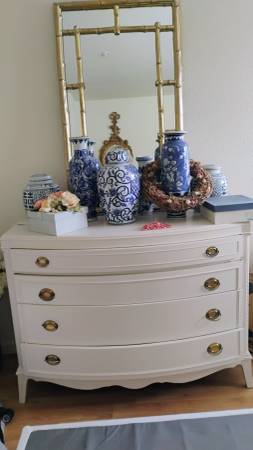 Dresser 1