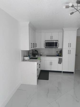 Apartment for rent/ everything included 1/1 1