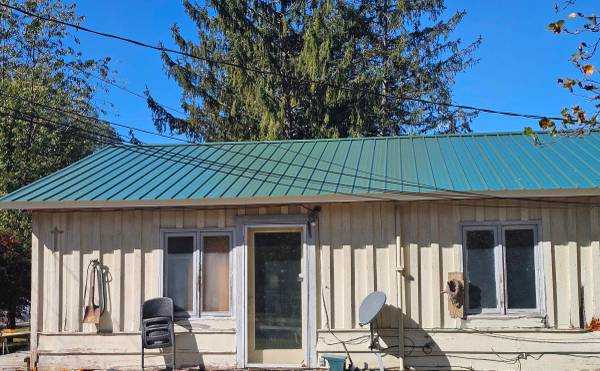 duplex on 3/4 acre,  some utilities, Jamestown, Fentress 1