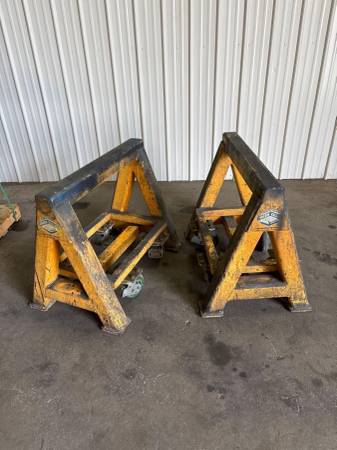 Lot of (2) Green valley 20,000 lb Cap Saw horses 1