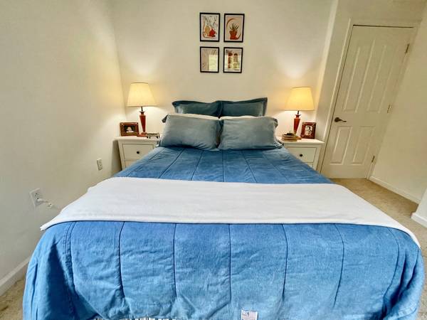 $1,000 / 135ft2 - Habitación amueblada con baño semiprivado (daly city)63867927603715122