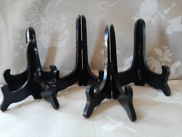 PLATE HOLDERS BOOK HOLDERS 1