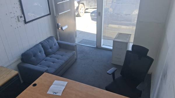 Office Space For Rent ( 1 Auto 1500 & 2 Office spaces 700 per month) 1