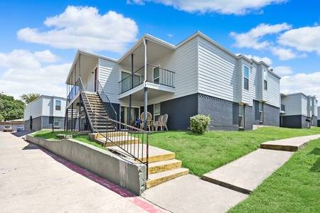 $1,200 / 2br - 970ft2 - Air Conditioning, Spacious Floor Plans, Patios / Balconies (7526 Hunnicut Rd, Dallas, TX)63867601578625122