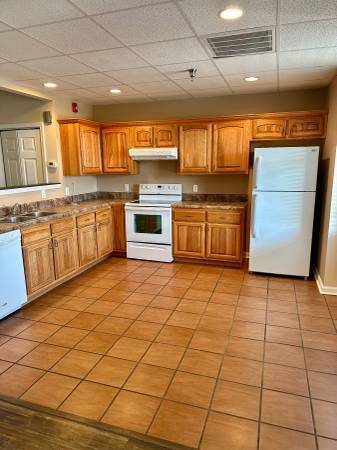 $450 / 2br - 800ft2 - Affordable Rental in Bordeaux 2bd/1bth (Bordeaux)63680356044545120