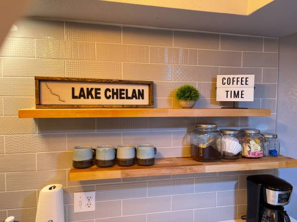 $1,600 / 1br - 800ft2 - COMPLETELY RENOVATED | FULLY FURNISHED | FREE UTILITIES (Chelan)63922933400706121