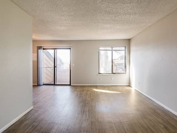 $1,599 / 2br - 960ft2 - Vinyl Plank Flooring, Dishwasher, 2 Bed (953 S Troy St , Aurora, CO)63973501615235124